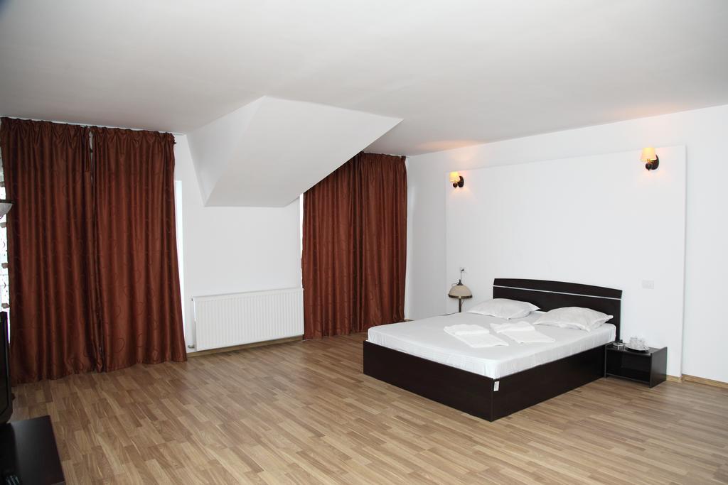 Hotel Rodiv Găeşti Pokoj fotografie